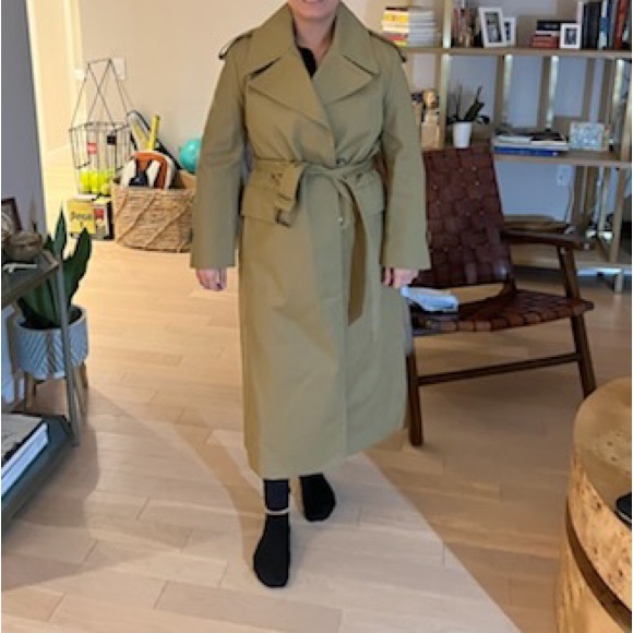 New & never worn Banana Republic trench coat - Picture 5 of 7